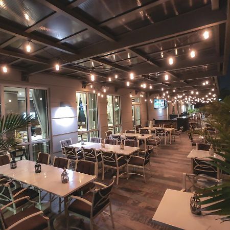 Hotel Wingate By Wyndham Miami Airport à Doral Extérieur photo