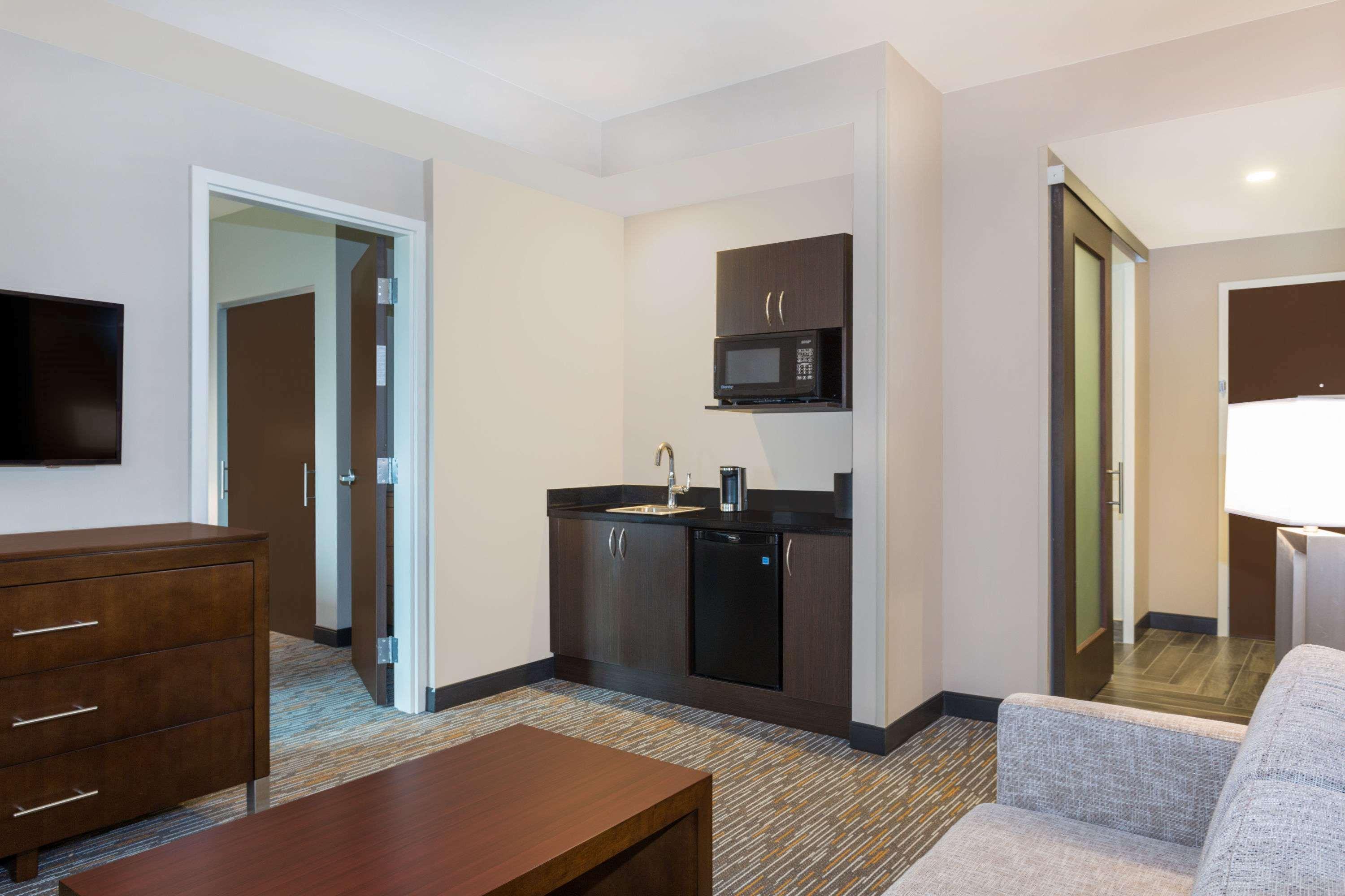 Hotel Wingate By Wyndham Miami Airport à Doral Extérieur photo