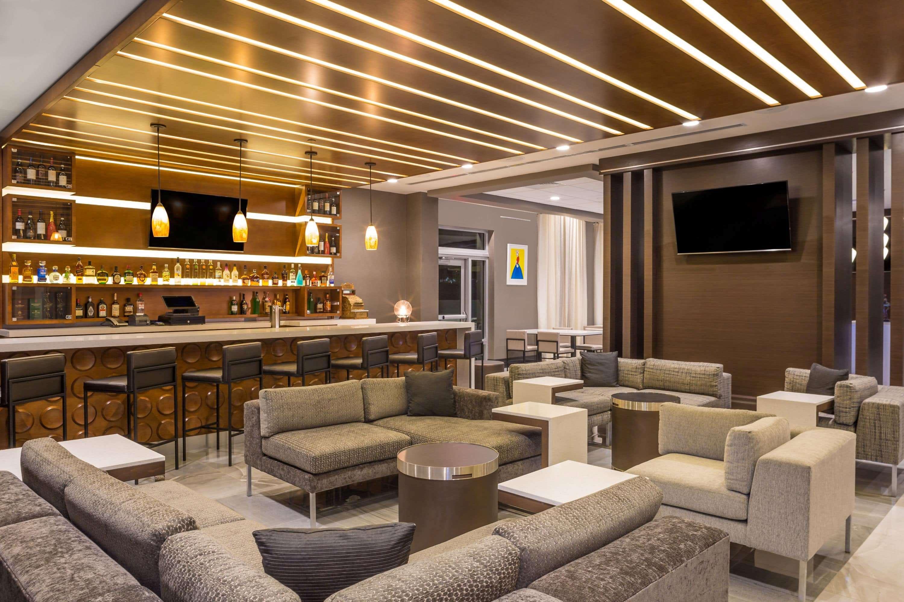 Hotel Wingate By Wyndham Miami Airport à Doral Extérieur photo