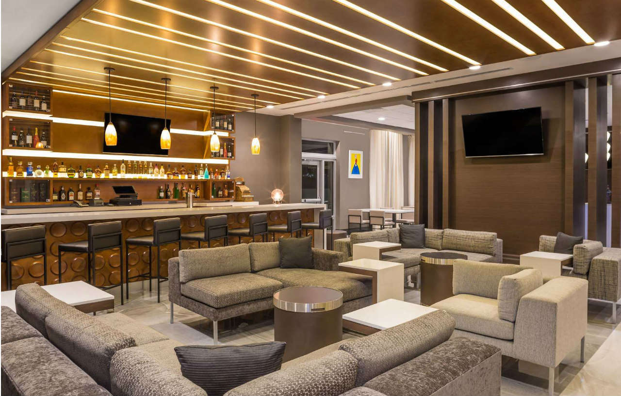 Hotel Wingate By Wyndham Miami Airport à Doral Extérieur photo